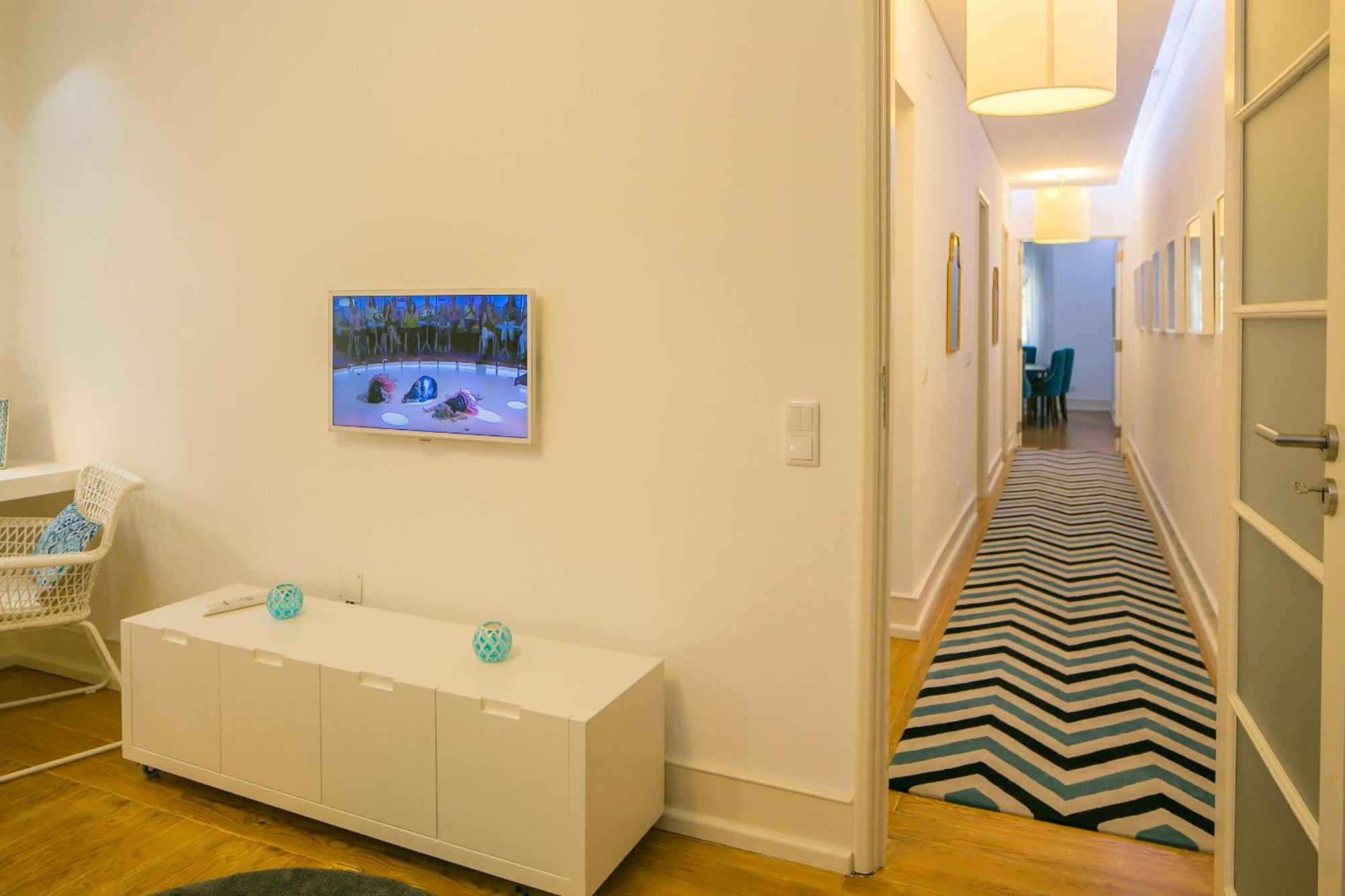 Apartament With A Terrace In The Heart Of Lisbon, 300 Buitenkant foto